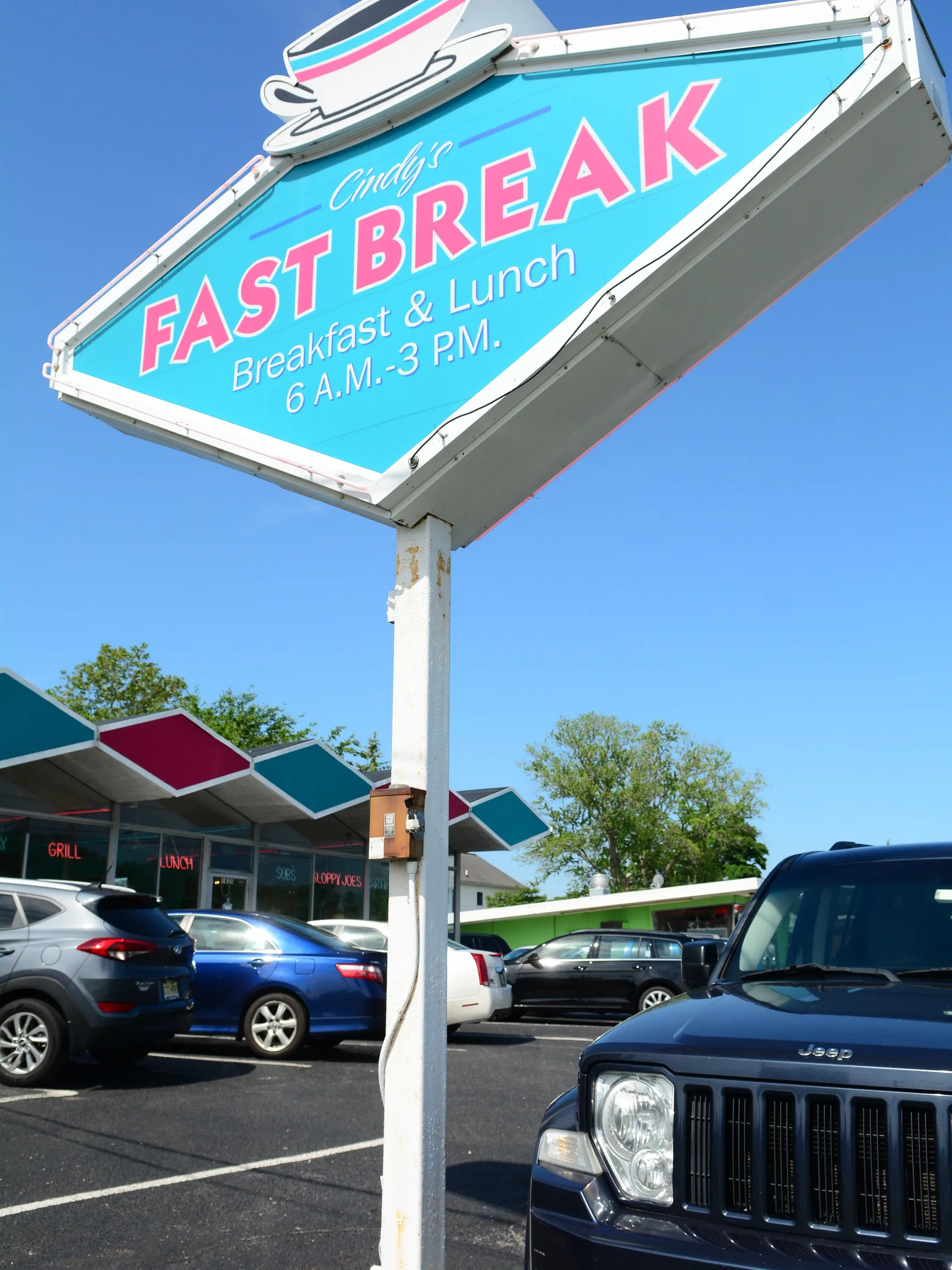Cindy's Fast Break Diner sign